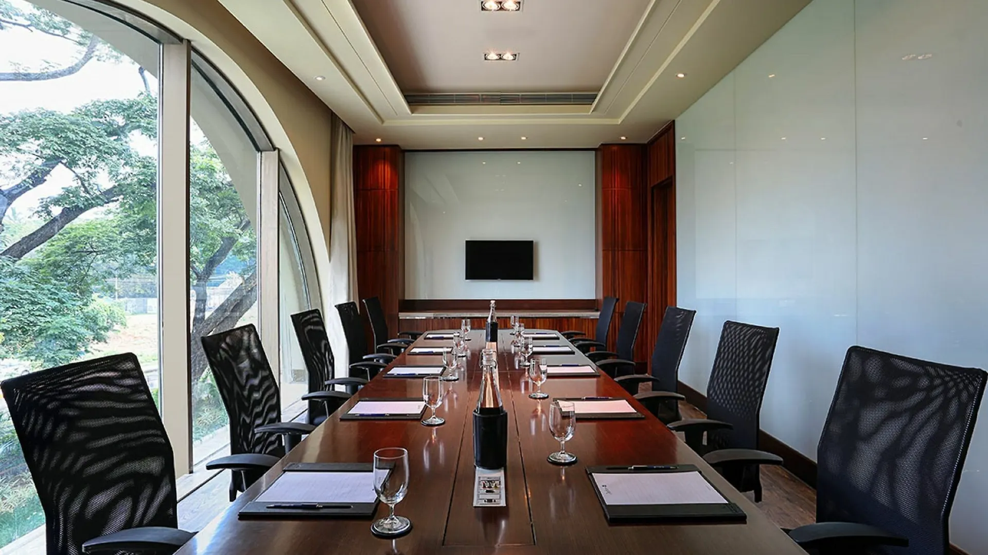Radisson Blu Plaza Hotel Mysore 5*,